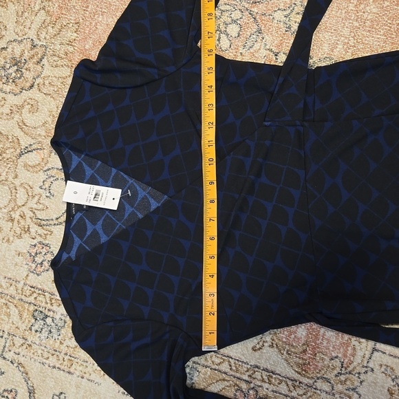 Ann Taylor Black & Blue Geometric Print Stretchy Long Sleeve Wrap Dress Size 0 - Picture 9 of 11